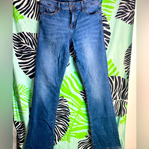 2 pairs one dark and one light same size and style 8L - Picture 1 of 16